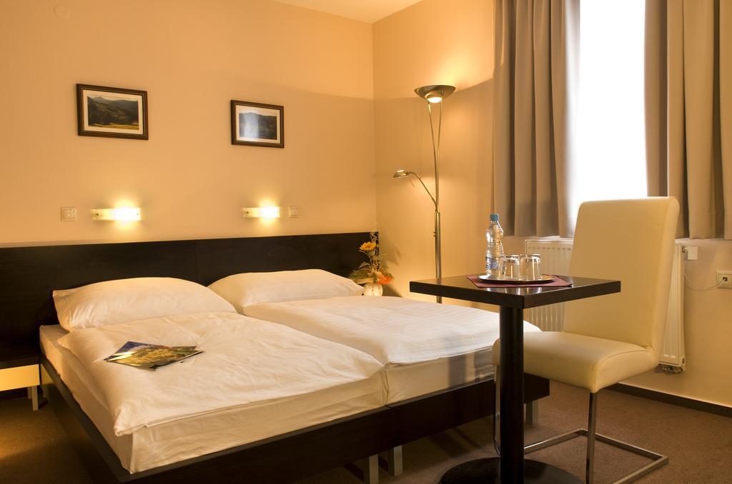 Franko Hotel Zvolen Extérieur photo